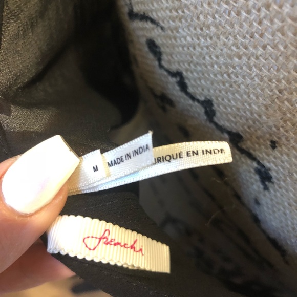 Black tunic top - Picture 3 of 3